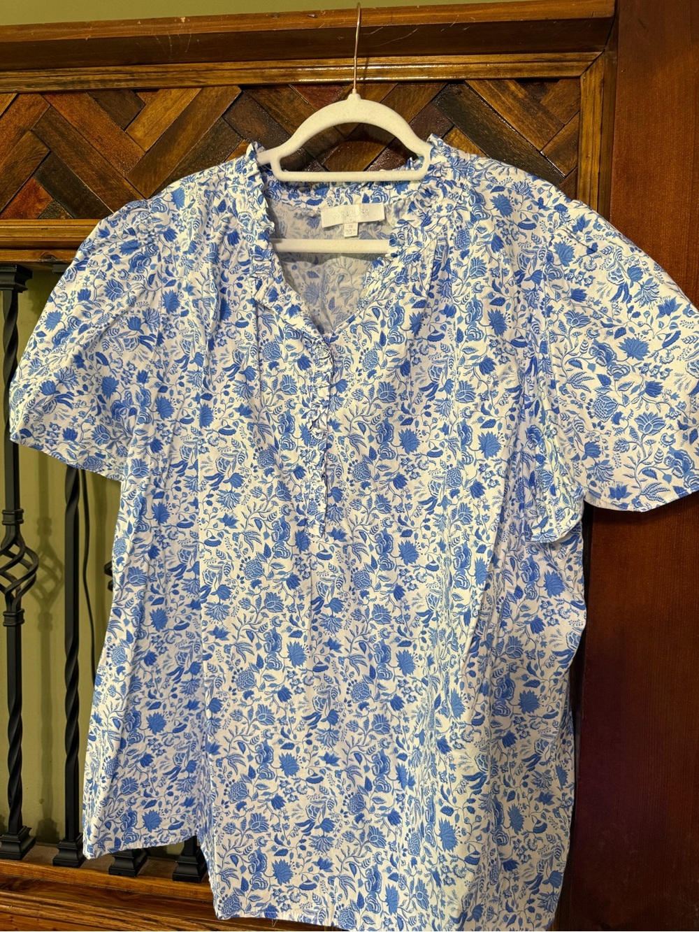 Sugarlips Blue and White Floral Casual Button-Down Shirt